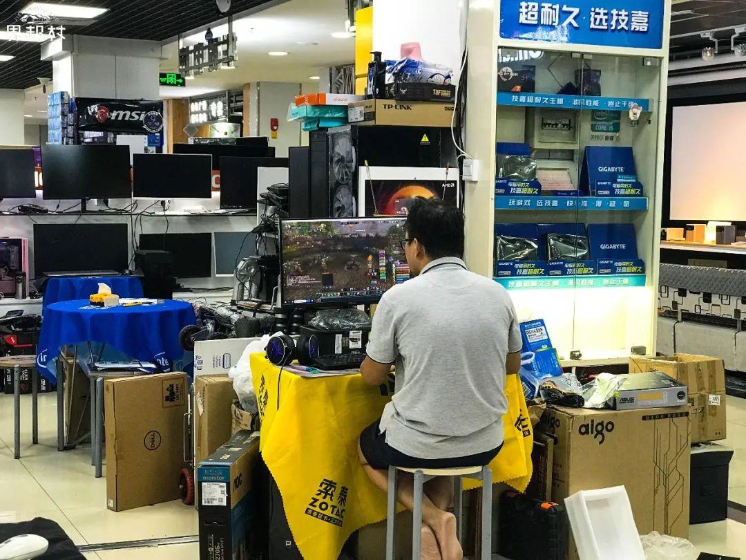 南寧電子賣場(chǎng)蕭條 電商沖擊、誠信缺失與商戶的破局之道